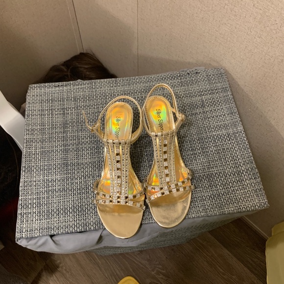 Gold high heels - Picture 5 of 6